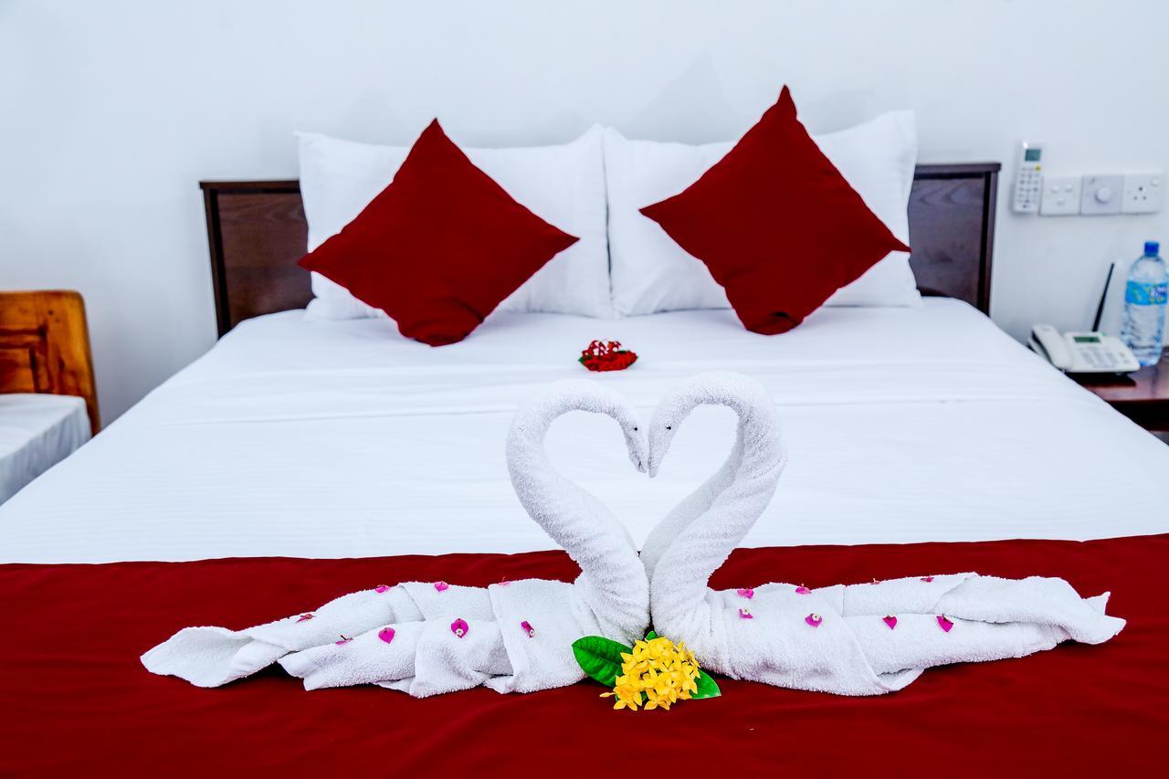 Crescent Sea Resort Nilaveli Eksteriør billede