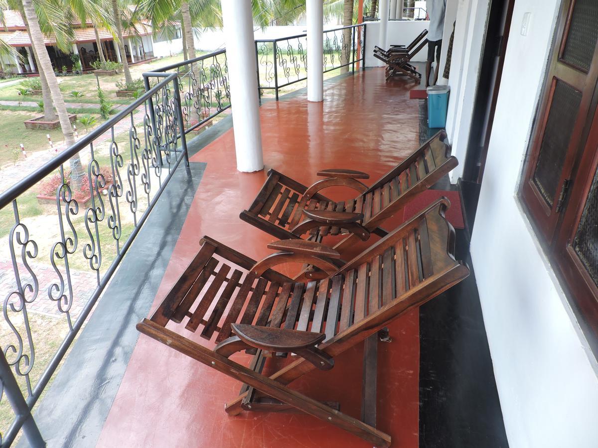 Crescent Sea Resort Nilaveli Eksteriør billede