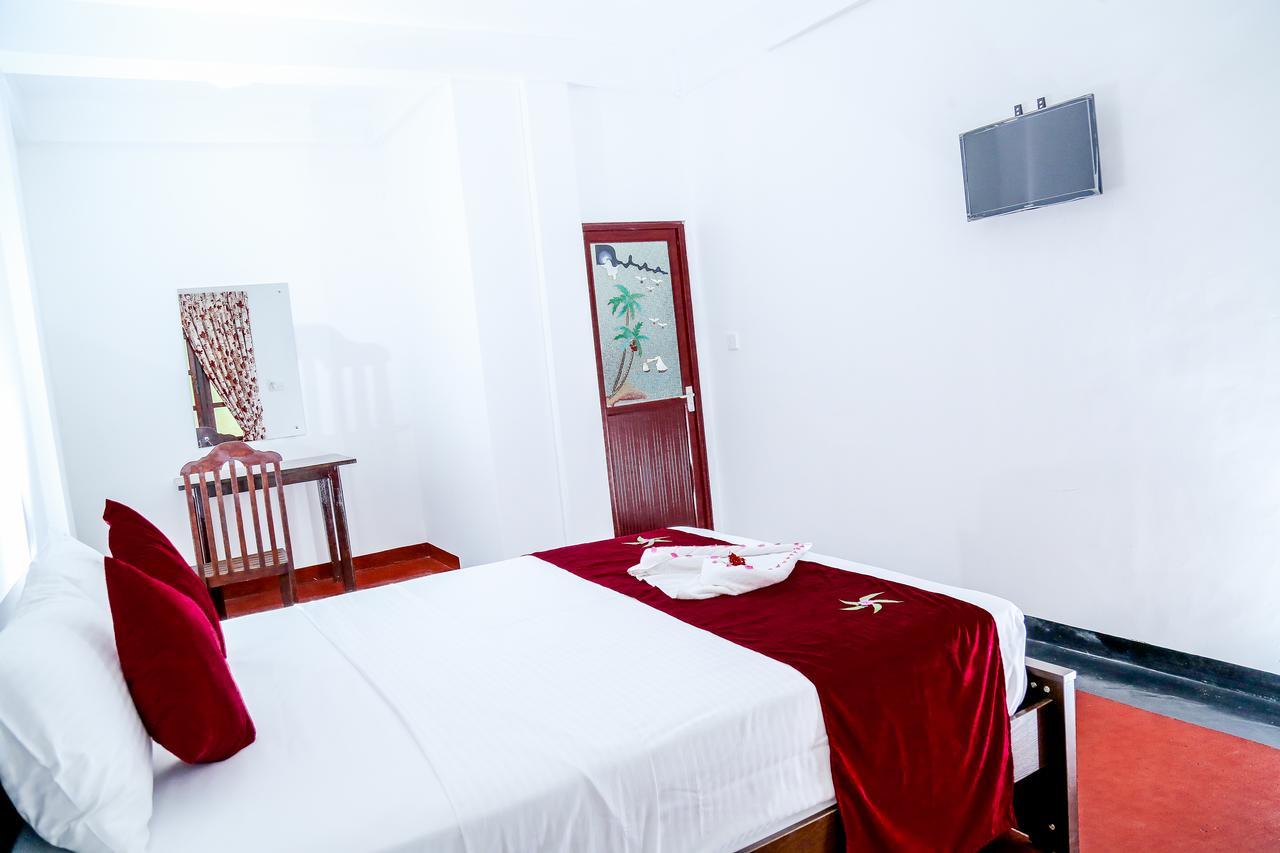 Crescent Sea Resort Nilaveli Eksteriør billede