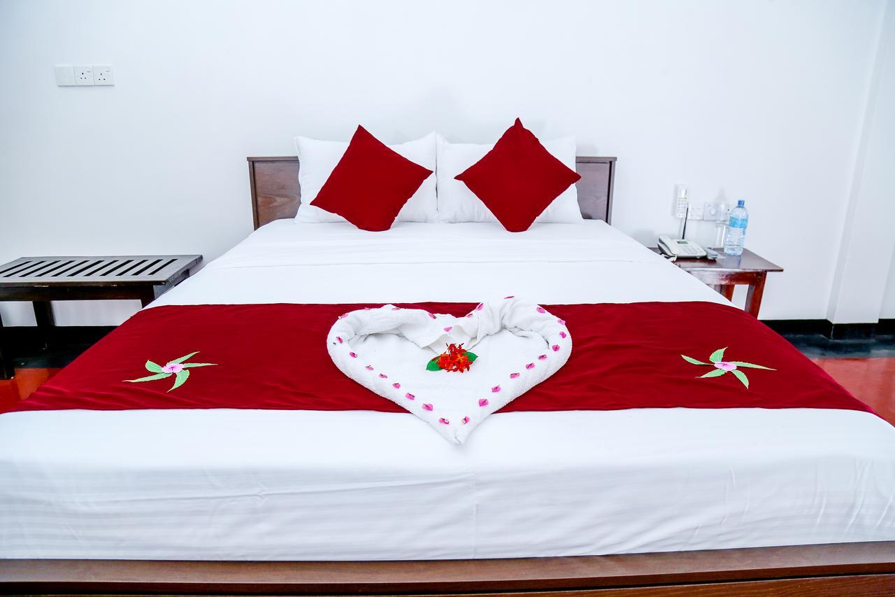 Crescent Sea Resort Nilaveli Eksteriør billede