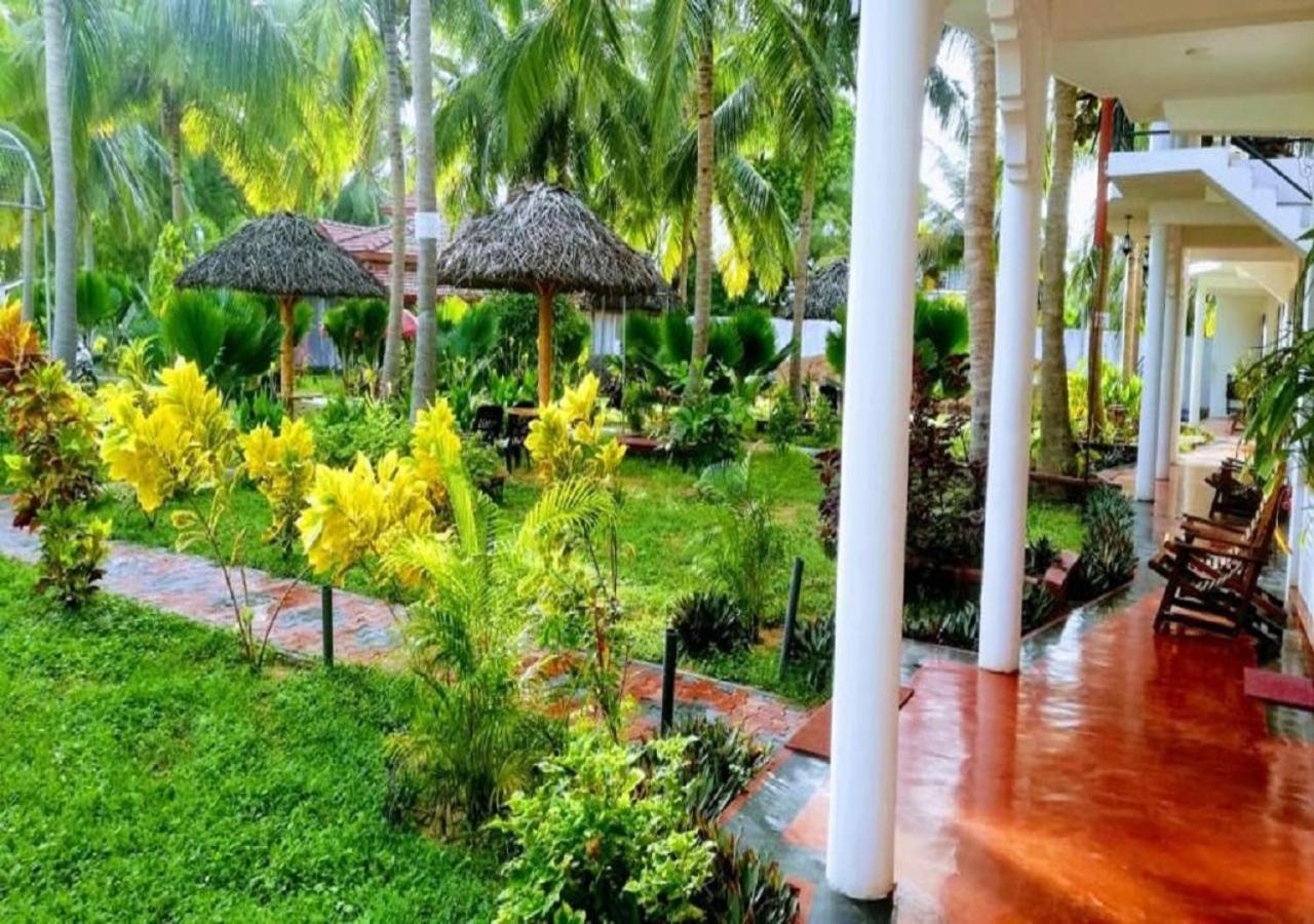Crescent Sea Resort Nilaveli Eksteriør billede